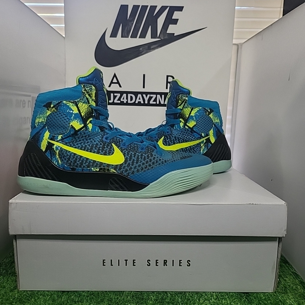 Nike Blue and Yellow Elite Series Sneakers